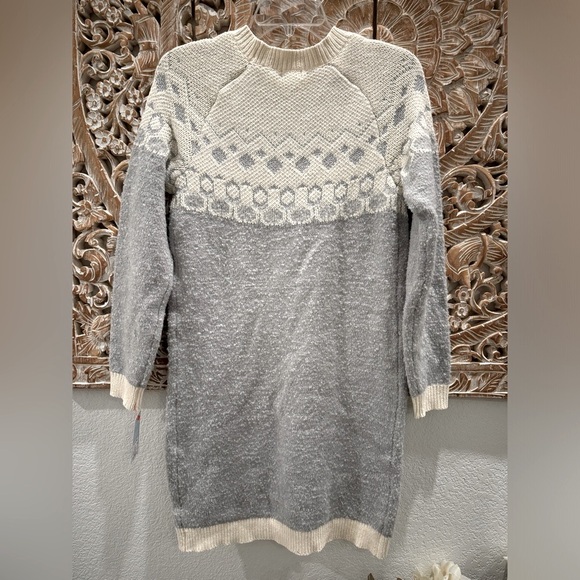 Cat & Jack Gray and Cream Sweater Dress- size Girls XL(14/16) - Picture 2 of 8
